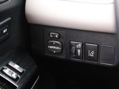 Certified 2018 Toyota RAV4 Limited image 21