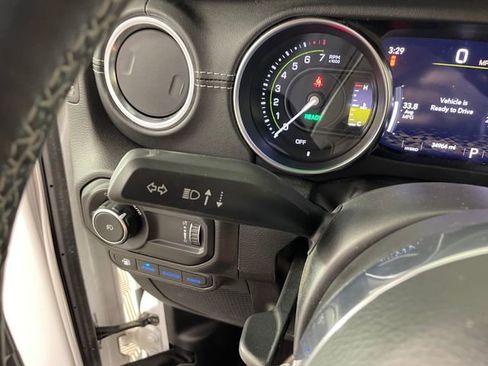 Used 2023 Jeep Wrangler Unlimited Sahara w/ Cold Weather Group AWD/4WD image 11