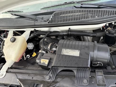 Used 2014 Chevrolet Express 2500 image 7