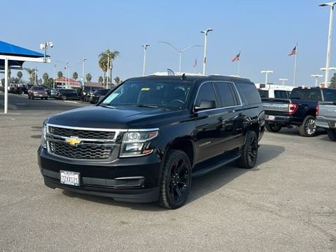 Used 2017 Chevrolet Suburban LT image 8