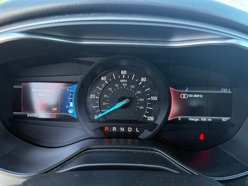 Used 2019 Ford Fusion SE FWD image 14