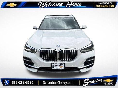 Used 2022 BMW X5 xDrive40i w/ Parking Assistance Package AWD/4WD image 2