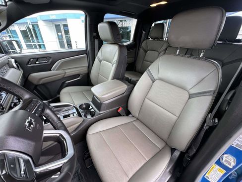 Used 2023 Chevrolet Colorado ZR2 w/ ZR2 Convenience Package III AWD/4WD image 19