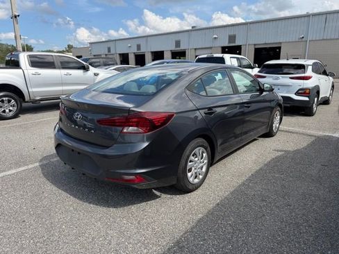 Used 2020 Hyundai Elantra SE FWD image 8