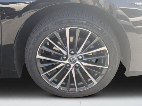 Used 2024 Lexus ES 350 w/ Premium Package image 9