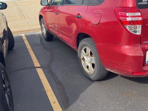 Used 2009 Toyota RAV4 4WD image 2