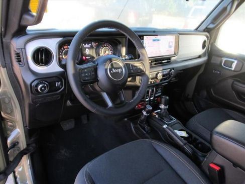 Certified 2025 Jeep Wrangler Willys image 12