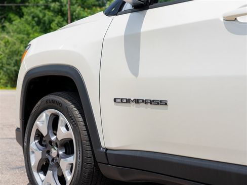 Used 2020 Jeep Compass Limited AWD/4WD image 11