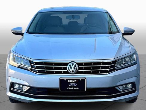 Used 2018 Volkswagen Passat 2.0T SE image 4