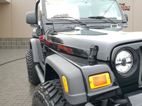 Used 2006 Jeep Wrangler Rubicon w/ Security Group image 15