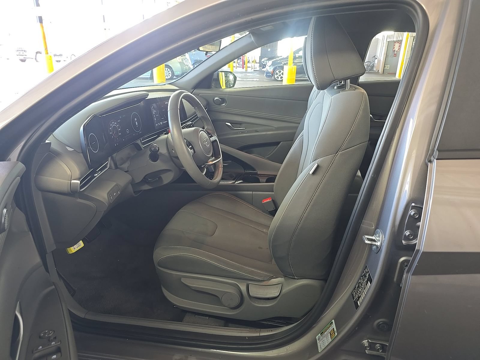Used 2023 Hyundai Elantra SEL w/ Convenience Package FWD image 7