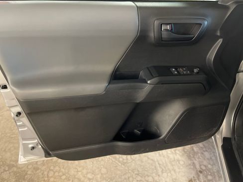 Certified 2021 Toyota Tacoma SR AWD/4WD image 14