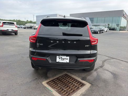 Used 2023 Volvo XC40 B5 Plus w/ Driver Assist Package AWD/4WD image 3