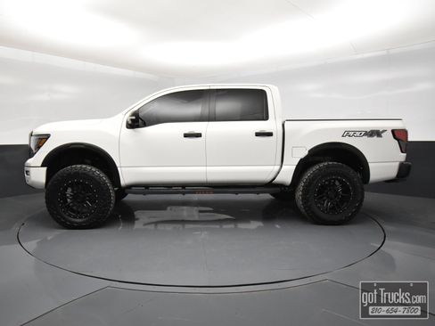 Used 2023 Nissan Titan PRO-4X w/ Pro-4x Convenience Package image 3