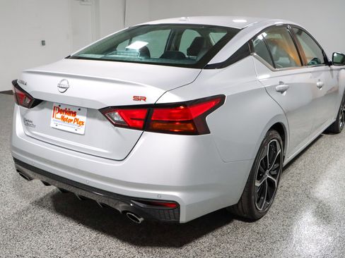 Used 2024 Nissan Altima 2.5 SR w/ SR Premium Package image 7