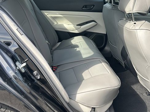 Used 2024 Nissan Altima 2.5 SV FWD image 15
