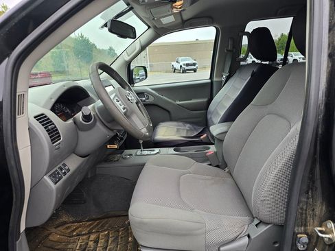 Used 2020 Nissan Frontier SV w/ Midnight Edition Floor Mats AWD/4WD image 5