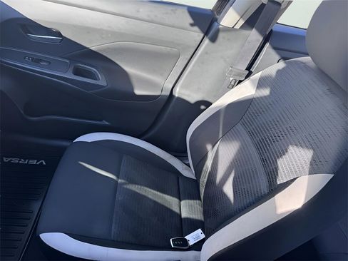 Used 2021 Nissan Versa SV image 25