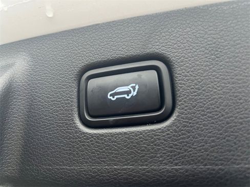 Used 2023 Hyundai Palisade SEL w/ Premium Package image 31