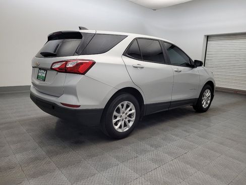 Used 2020 Chevrolet Equinox LS image 9