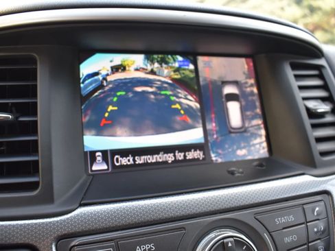 Used 2018 Nissan Pathfinder SL w/ SL Premium Package FWD image 17