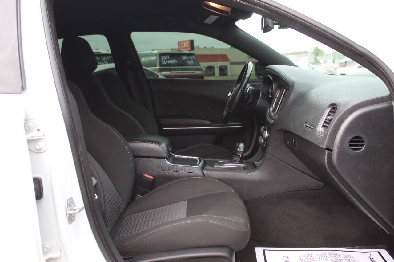 Used 2019 Dodge Charger Scat Pack RWD image 12