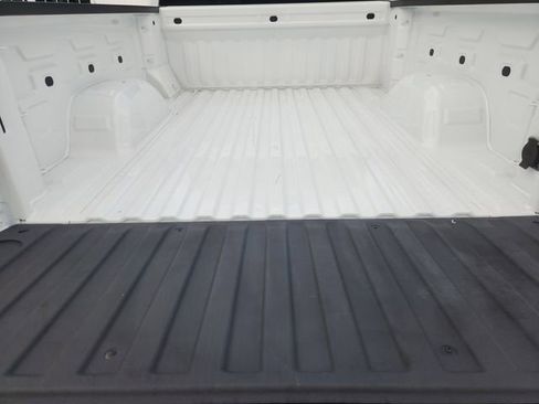 Used 2025 Chevrolet Silverado 1500 LT AWD/4WD image 34