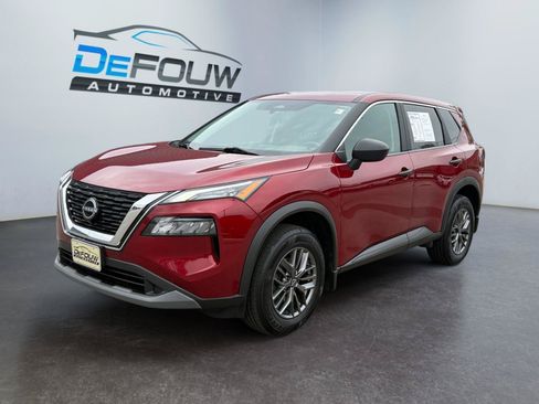 Used 2023 Nissan Rogue S AWD/4WD image 7