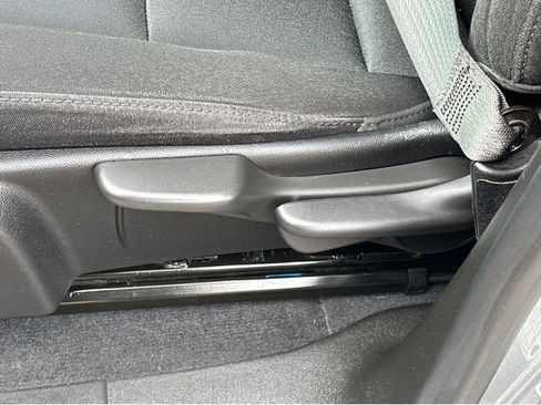 Used 2023 Chevrolet Colorado W/T image 33