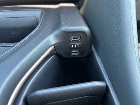 Used 2023 Toyota Crown XLE image 33