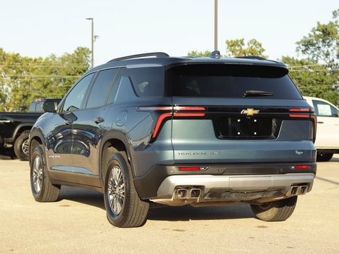 Used 2025 Chevrolet Traverse LT AWD/4WD image 5