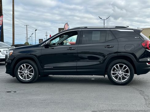 Used 2024 GMC Terrain SLT AWD/4WD image 8
