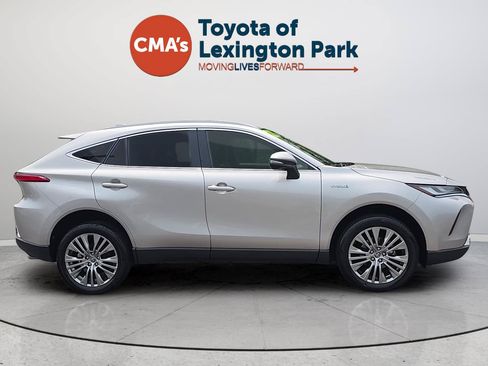 Used 2021 Toyota Venza Limited AWD/4WD image 6