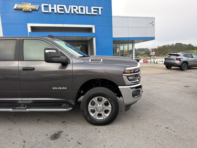 Used 2026 RAM 2500 Big Horn AWD/4WD image 2