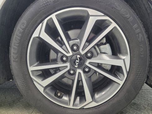 Used 2023 Kia Forte LXS image 31