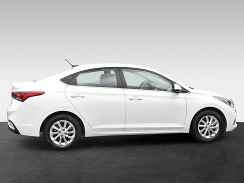 Used 2022 Hyundai Accent SEL FWD image 5