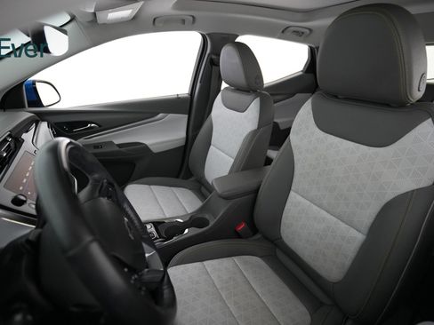 Used 2023 Chevrolet Bolt EUV Premier w/ Sun & Sound Package image 4