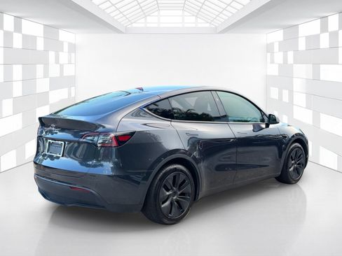 Used 2025 Tesla Model Y Long Range AWD/4WD image 7
