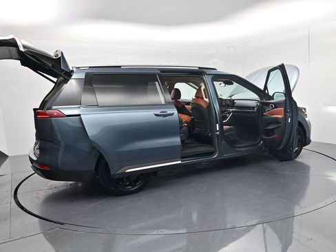Used 2024 Kia Carnival SX Prestige FWD image 56