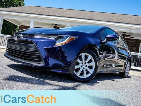 Used 2025 Toyota Corolla LE FWD image 3