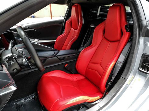 Used 2025 Chevrolet Corvette Z06 RWD image 4
