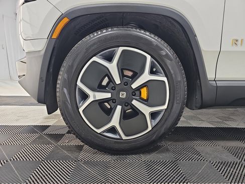Used 2022 Rivian R1T Adventure image 9