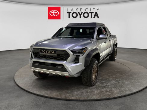 Used 2025 Toyota Tacoma 4x4 Double Cab Hybrid image 1
