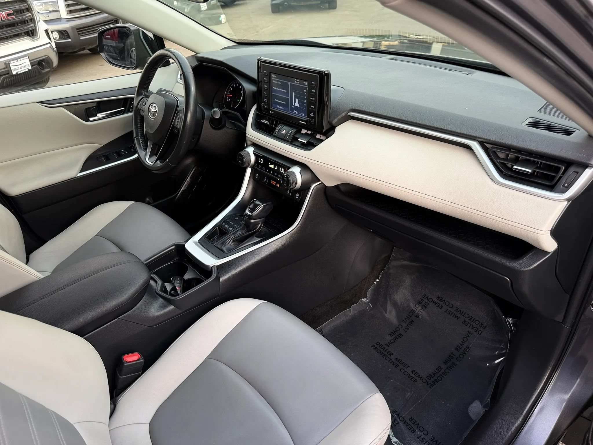 Used 2020 Toyota RAV4 XLE Premium AWD/4WD image 21