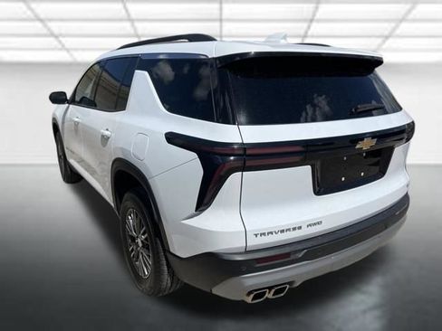 Used 2024 Chevrolet Traverse LT AWD/4WD image 4