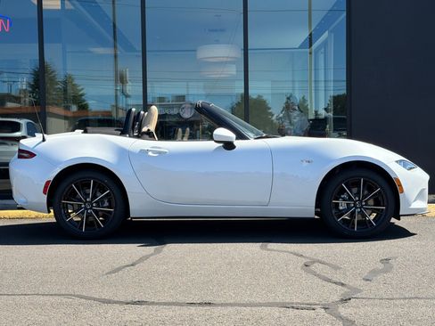 New 2026 MAZDA MX-5 Miata Grand Touring w/ Weather Package RWD image 2