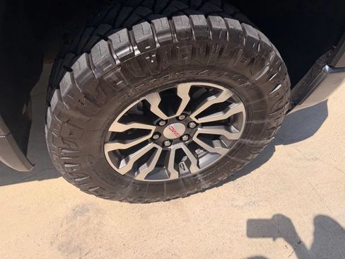 Used 2021 GMC Sierra 1500 AT4 AWD/4WD image 12