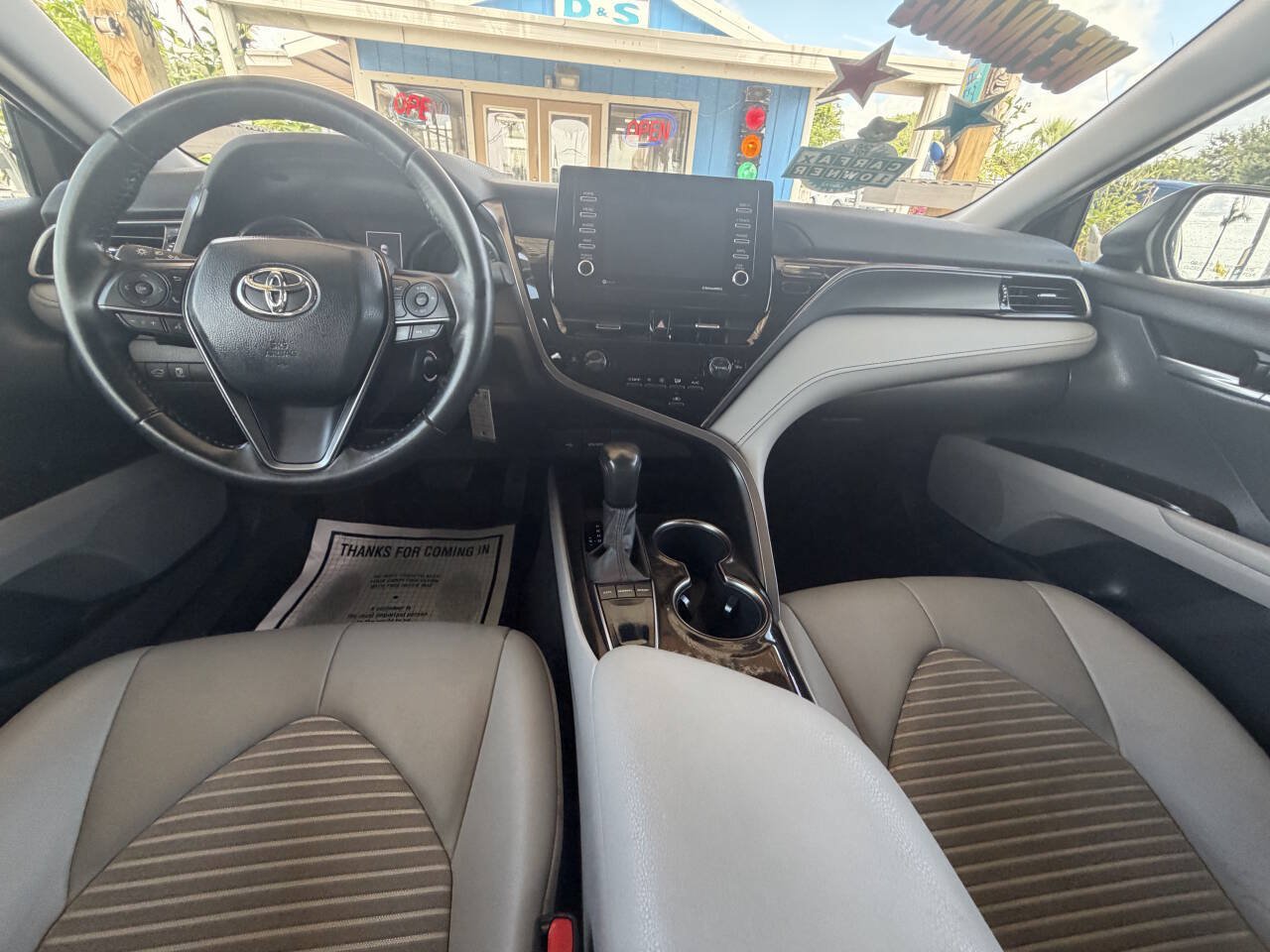 Used 2022 Toyota Camry SE FWD image 12