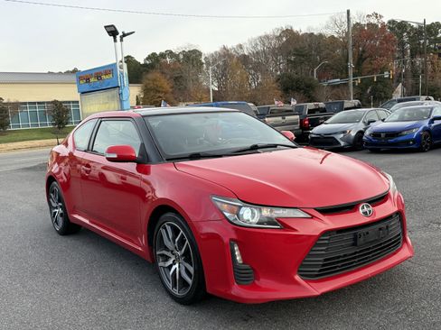 Used 2014 Scion tC image 3