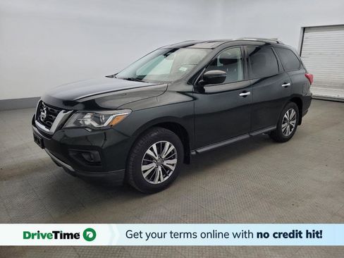 Used 2019 Nissan Pathfinder SV image 1